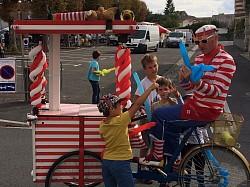 Animation de rue en triporteur musical à Barbezieux