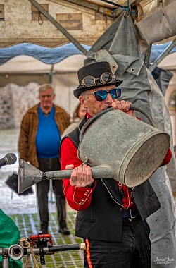 Charly musical et l’arrosoir corps de chasse